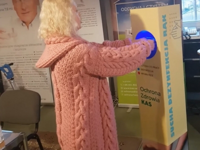 Kolumna d suchej dezynfekcji rąk